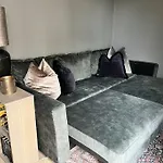 Apartmán M&b Small Family - 5 Min Train Ride To Center, 25 - Min To Airport *