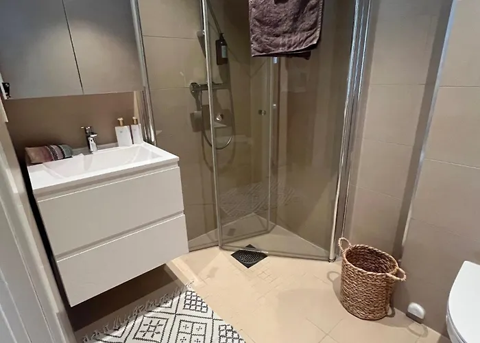 M&b Small Family - 5 Min Train Ride To Center, 25 - Min To Airport * Oslo