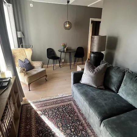 Apartamento M&b Small Family - 5 Min Train Ride To Center, 25 - Min To Airport *