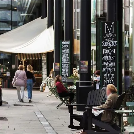 M&b Small Family - 5 Min Train Ride To Center, 25 - Min To Airport Oslo